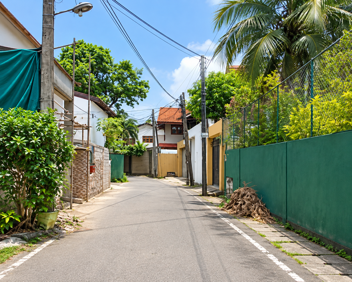 24-PERCH PRIME DEVELOPMENT LAND + HOUSE FOR SALE — NUGEGODA
